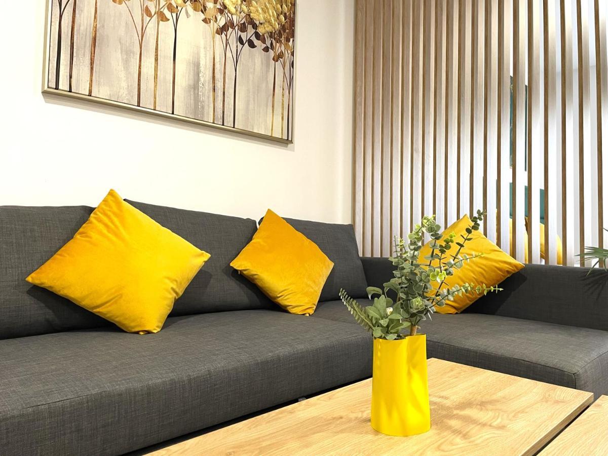 Charm Apartment *